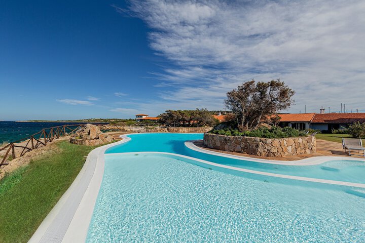 Hotel with Pool
