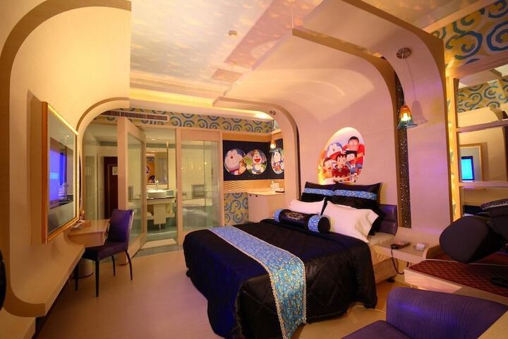 Room 3 of 33