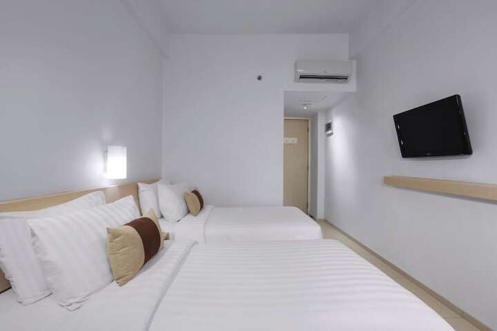 Room 6 of 15