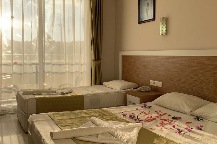 Room 9 of 33