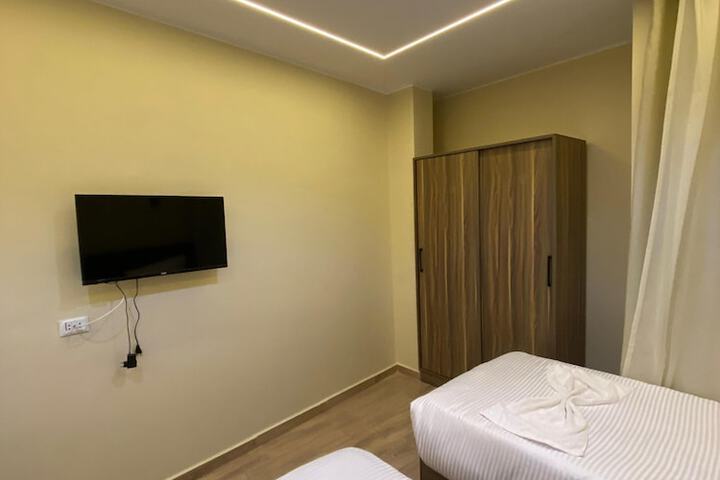 Room 12 of 109