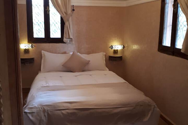 Room 22 of 37