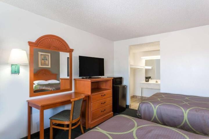 2 Double Beds (1 of 8)