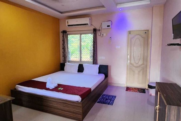 Room 4 of 25