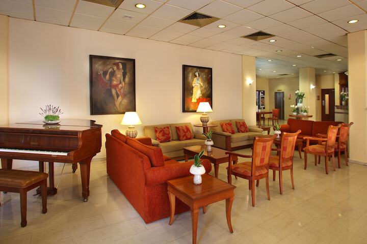 Guest Lobby