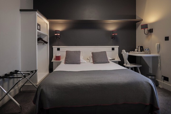 Room 18 of 39