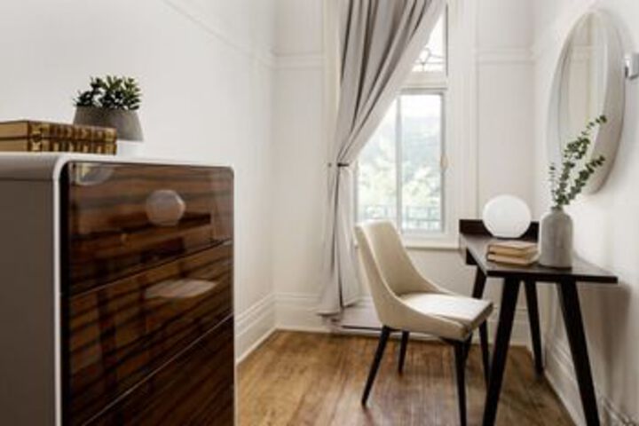 Room 11 of 24