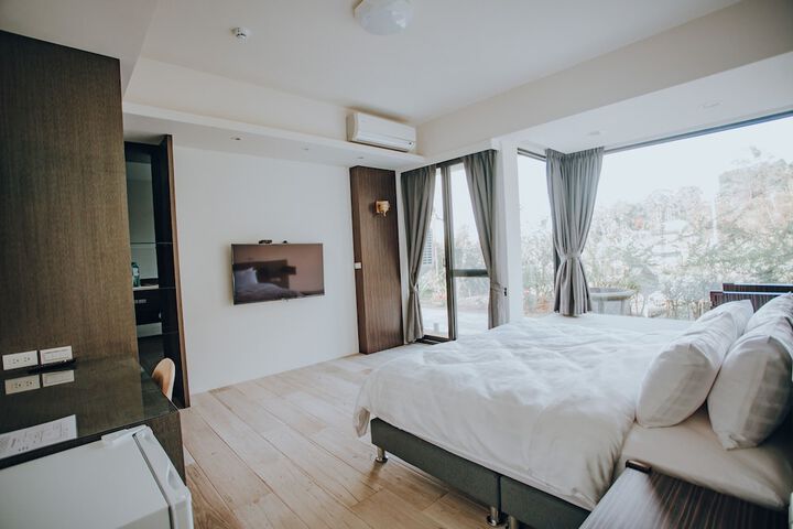 Room 10 of 43