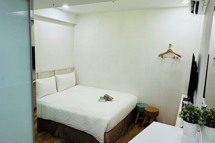 Room 33 of 56