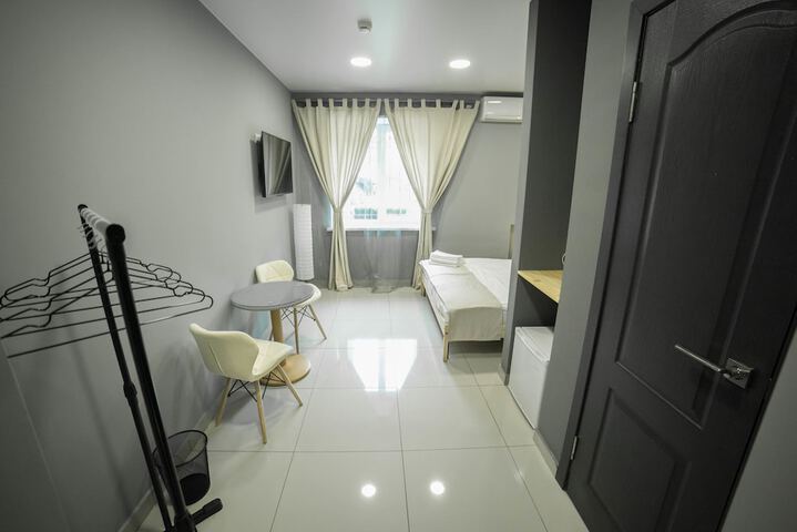 Room 8 of 31