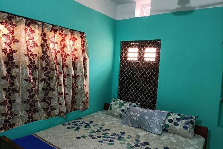 Room 4 of 14