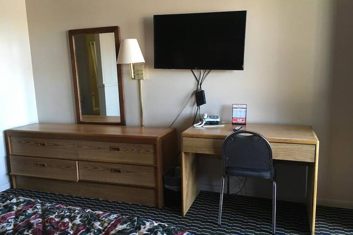 Room 15 of 34