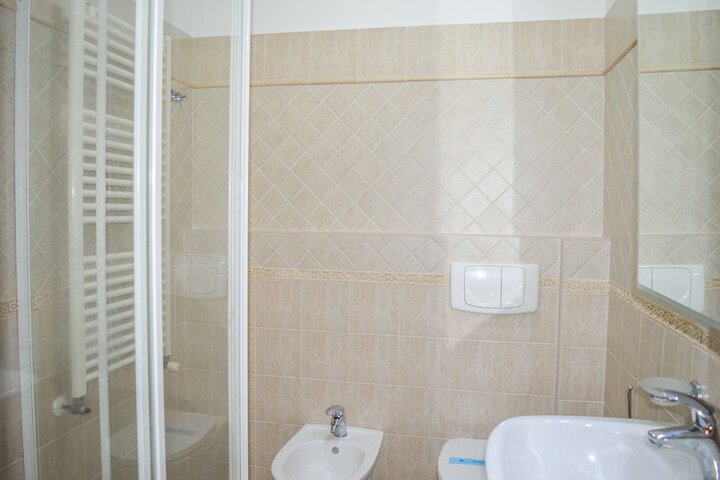 Room 26 of 208