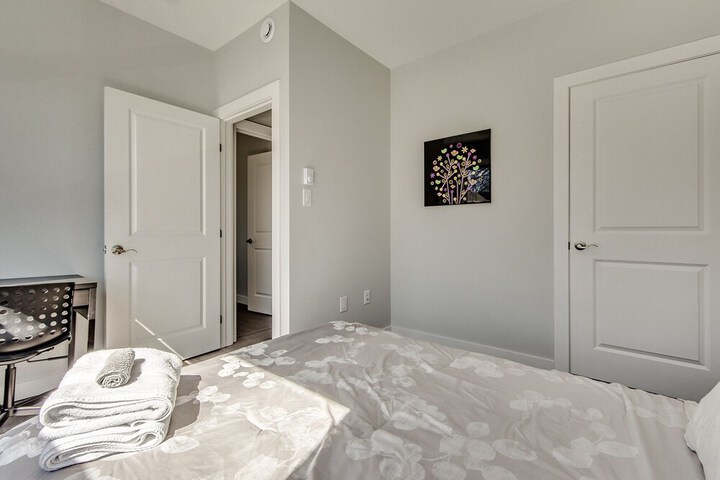Room 4 of 64