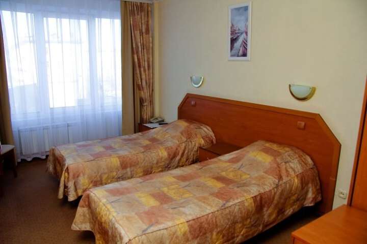 Room 8 of 74