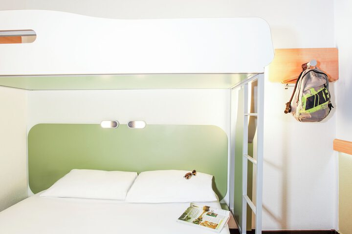 Room 2 of 30