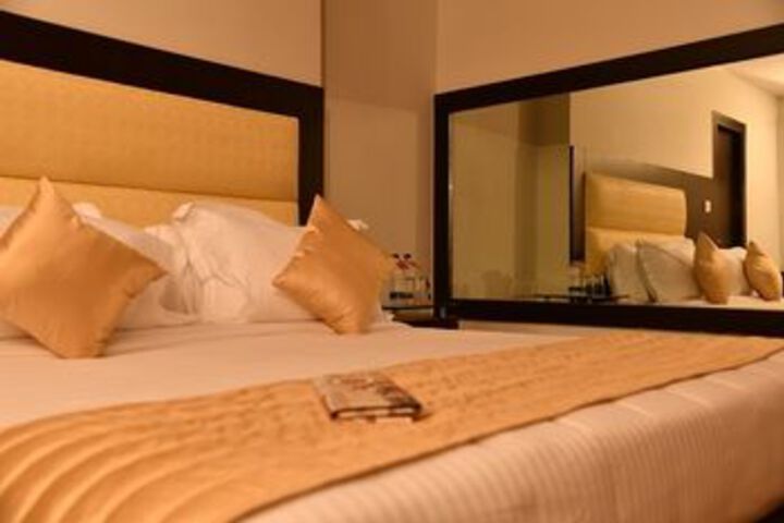 Room 15 of 30
