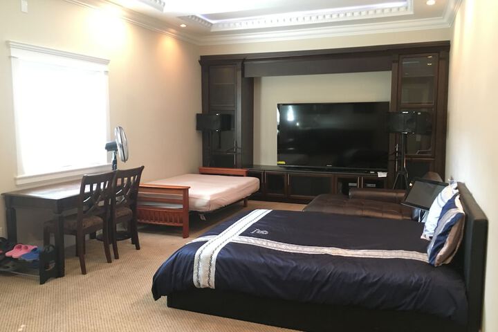 Room 21 of 47