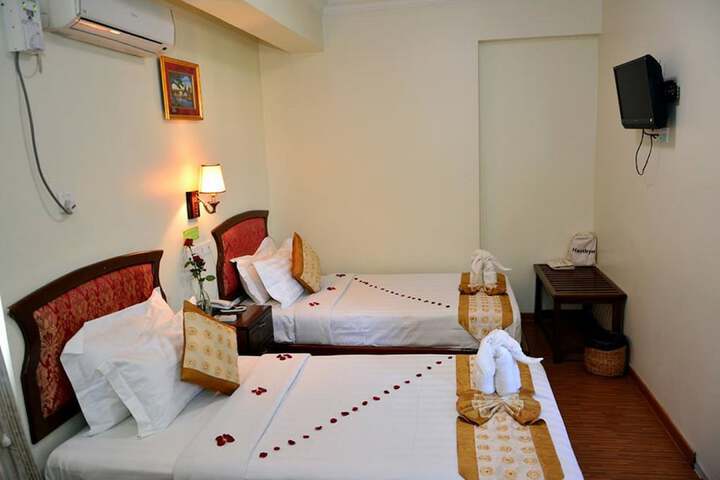 Room 6 of 26