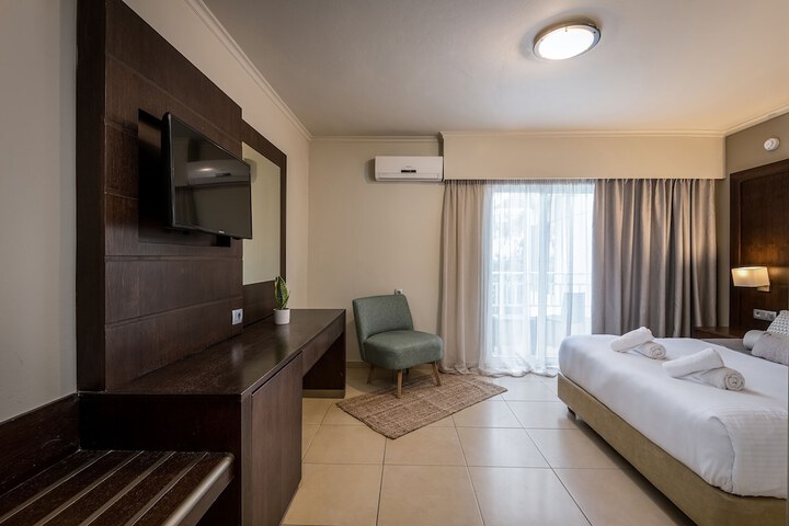 Room 7 of 236