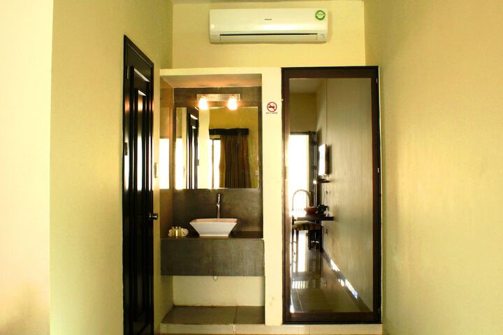 Room 5 of 35