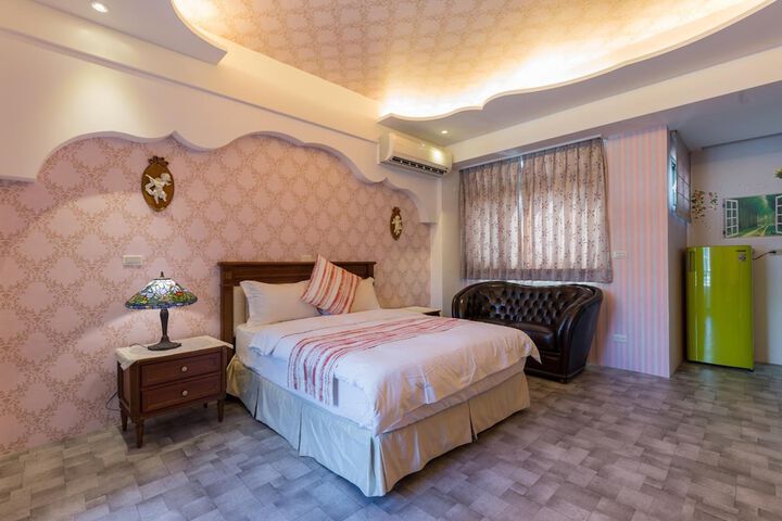 Room 26 of 43