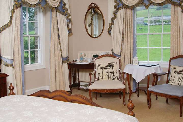 Room 9 of 42