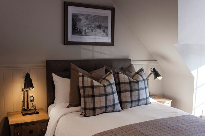 Room 51 of 66