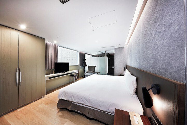 Room 11 of 72