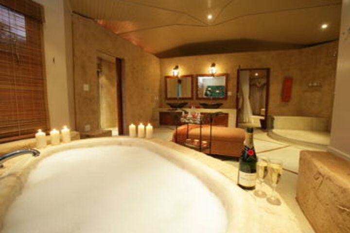 Hot Tub 8 of 17