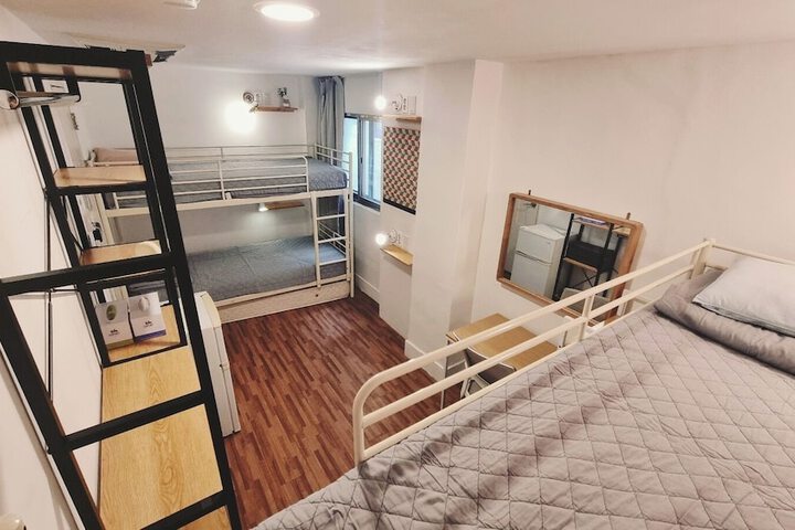 Room 28 of 80