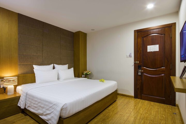 Room 7 of 110