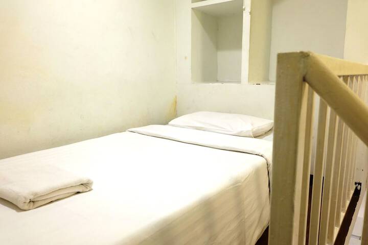 Room 44 of 130