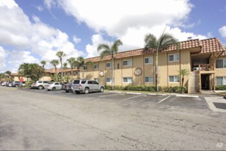 Lauderdale Lakes Getaway