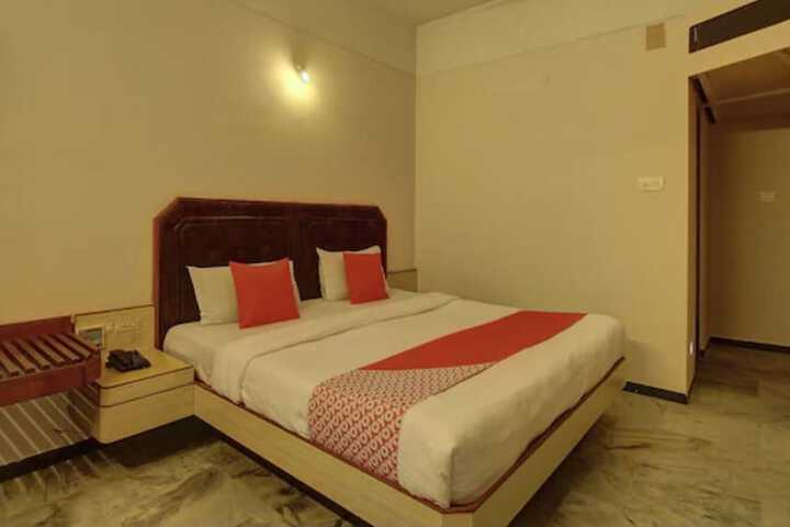Room 16 of 38