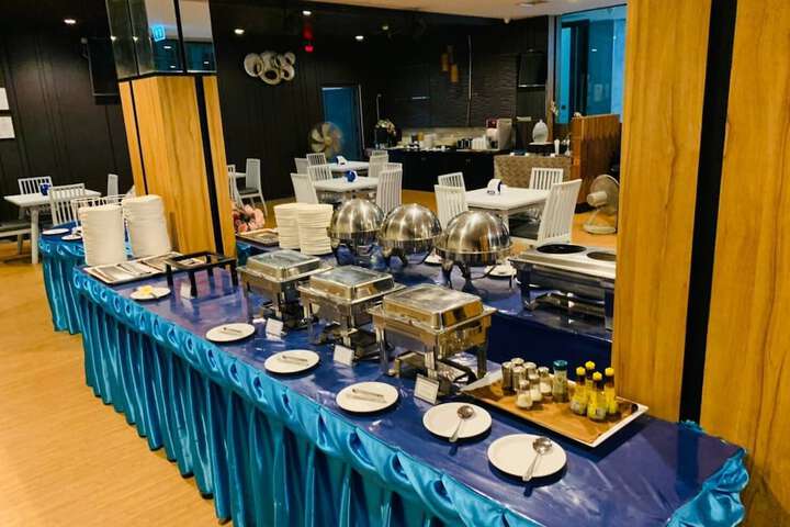 Breakfast/Coffee Service 19 of 32