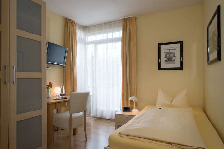 Room 14 of 35