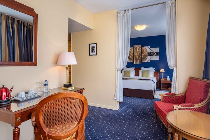 Room 18 of 38