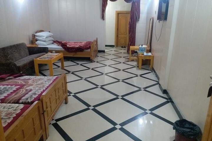 Room 30 of 33