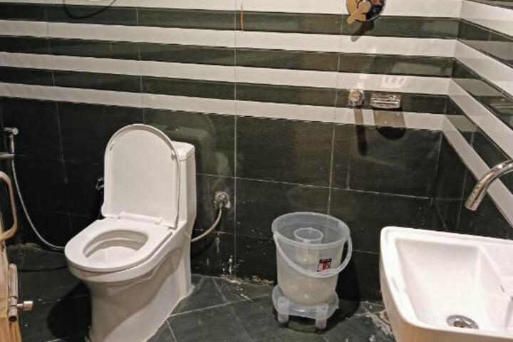 Hotel Durga Near Mall Road