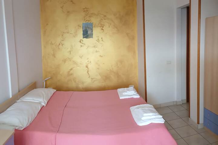 Room 14 of 68