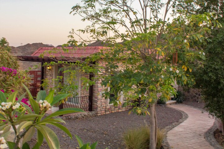 Hotel Exterior 19 of 23