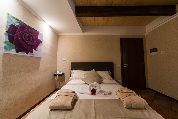 Room 11 of 38