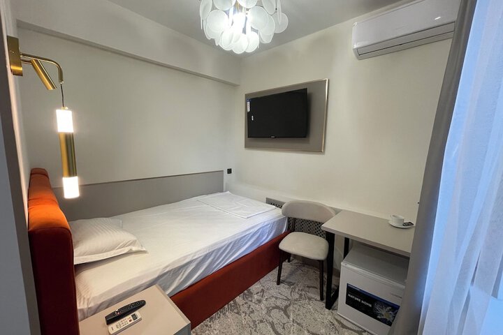 Room 45 of 127
