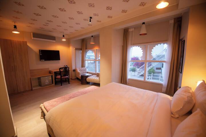 Room 10 of 45