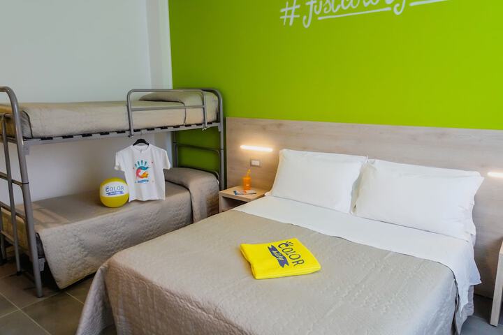Room 5 of 28