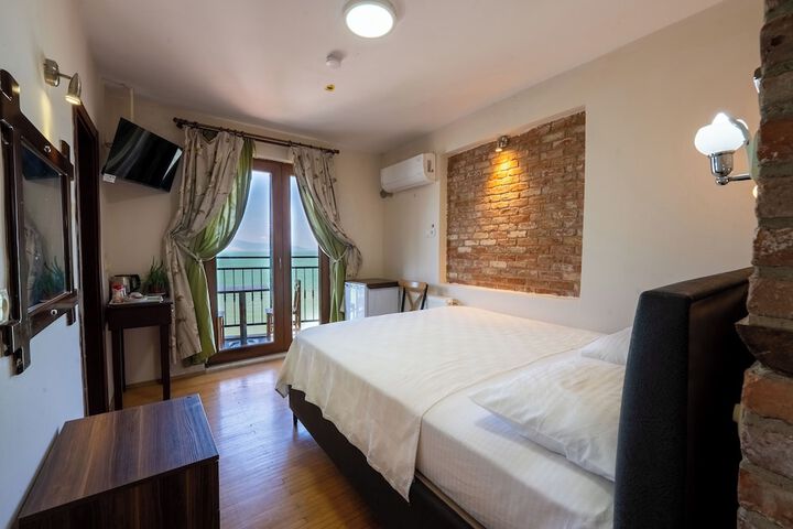 Room 14 of 81