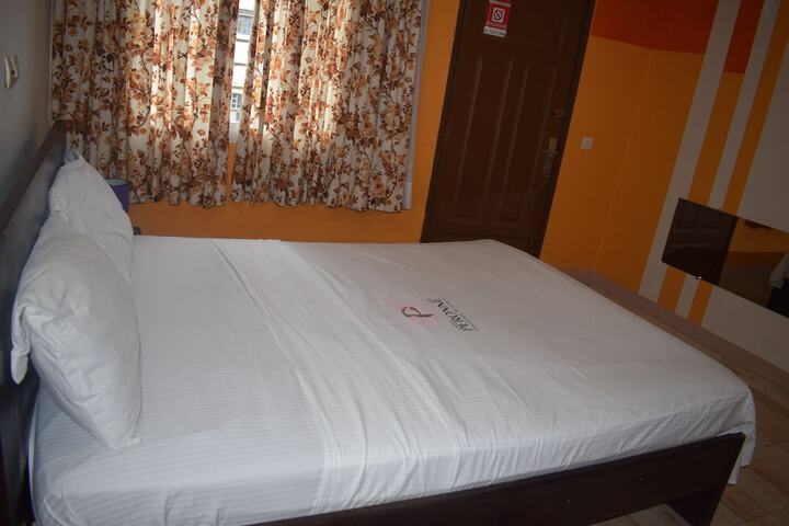 Room 10 of 41