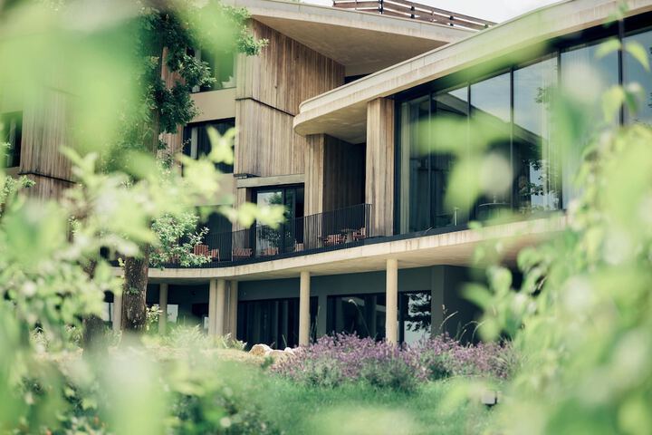 Exterior of Loisium Wine & Spa Hotel Champagne