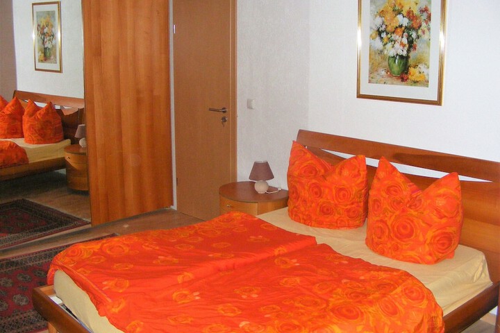 Room 6 of 30